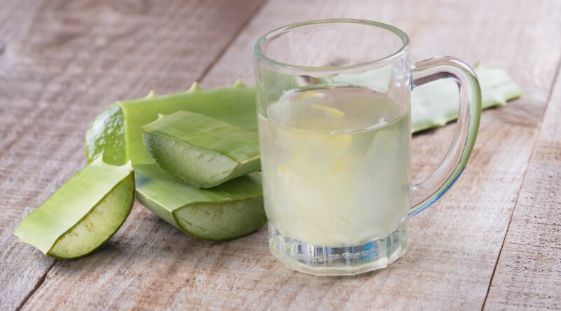Aloe vera gel extracts and preparations for healthy skin